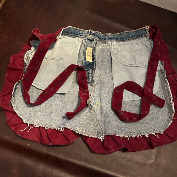 Upcycled wrangler apron - Picture 7 of 7